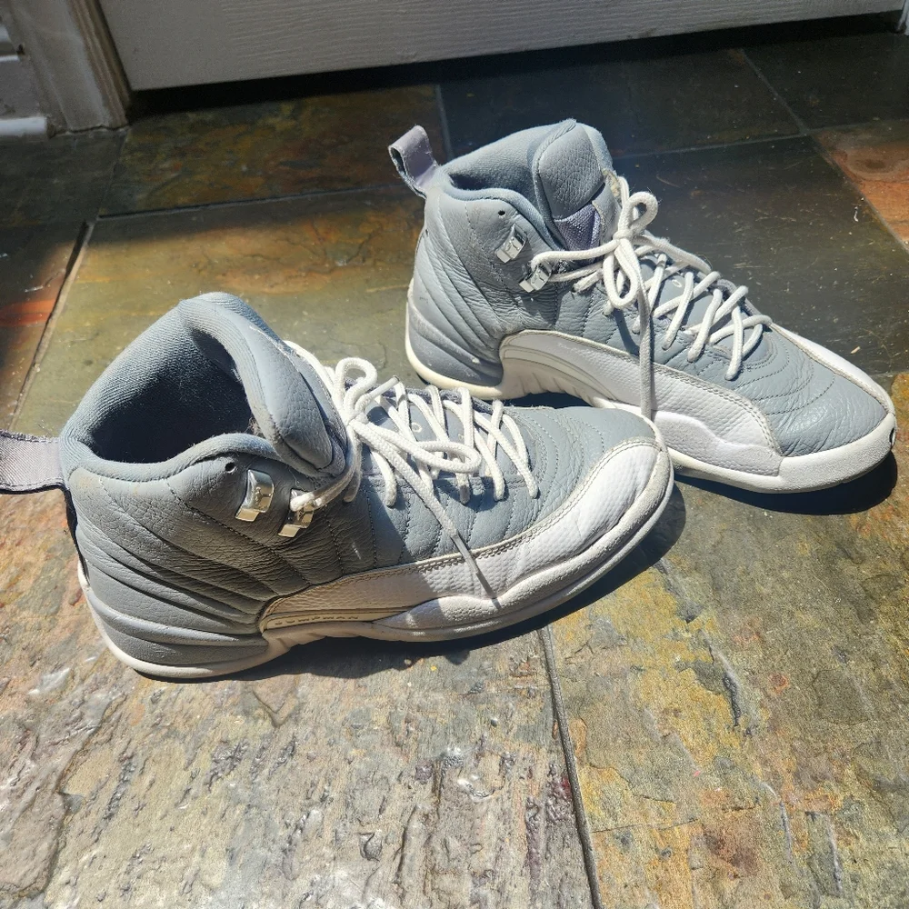 Jordan Air 12 basketball sneakers - Picture 4 of 9